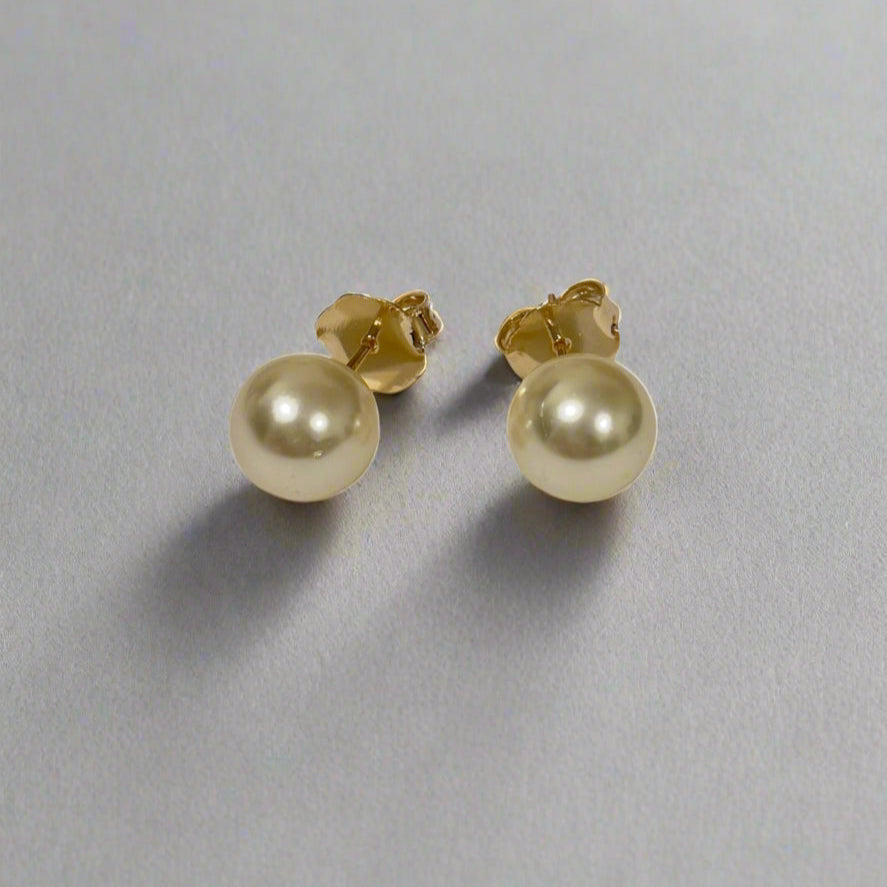 Small Pearl Studs